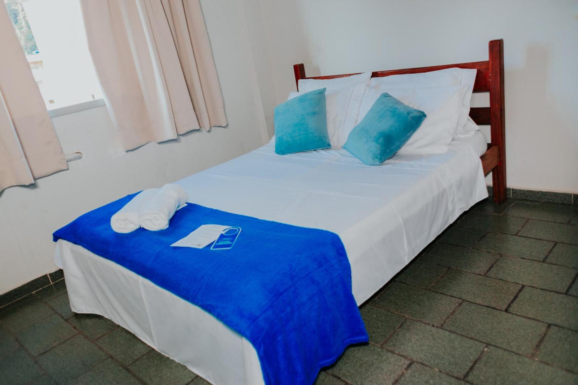 Hotel Santa Terezinha Alfredo Chaves Exterior photo